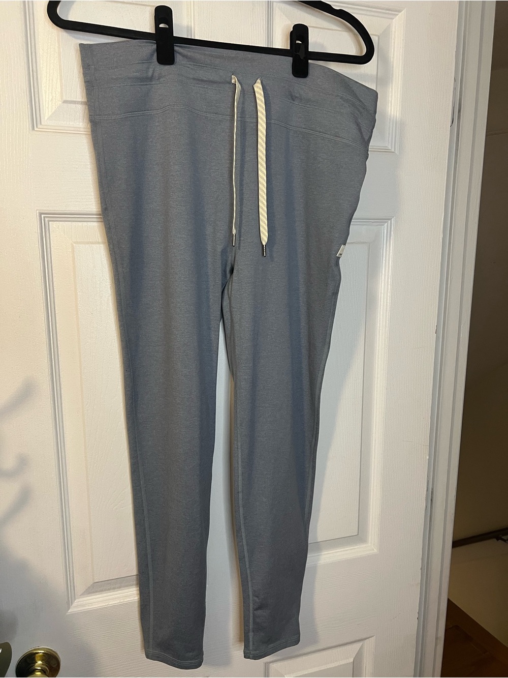 #114 Vuori XL Heather Gray Performance Joggers Drawstring Lounge Athletic Pants